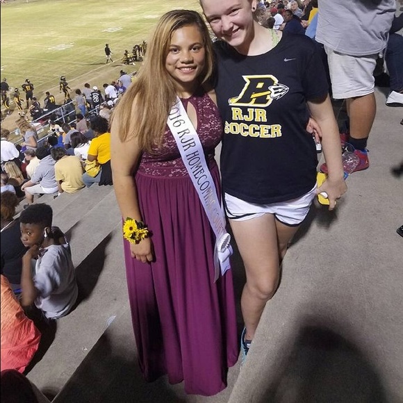 Wine formal dress - Picture 1 of 8